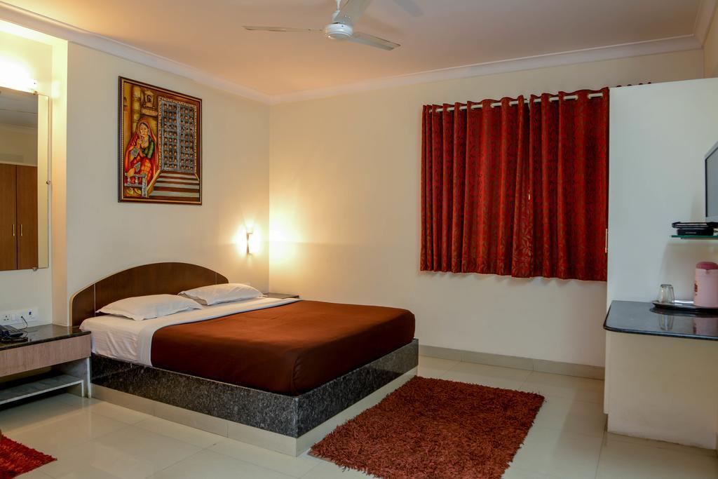 Hotel Linkway Mumbai Room photo